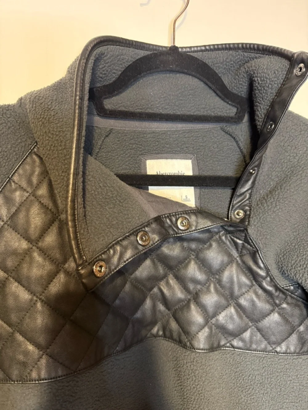 ABERCROMBIE Black Sherpa Quilted Snap Pullover Fleece Sz Small Pockets Winter